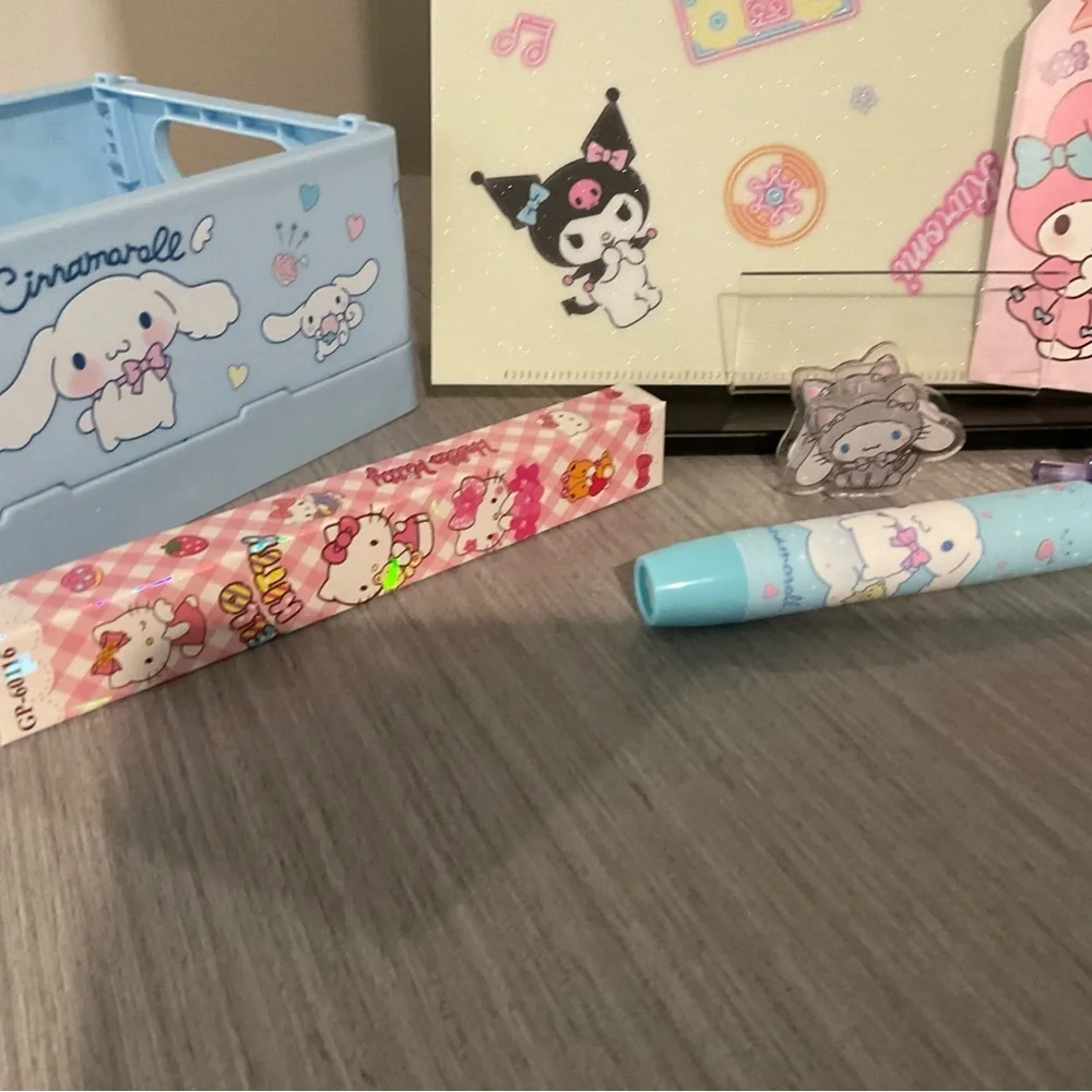 Sanrio Character 9 piece Stationery Bundle